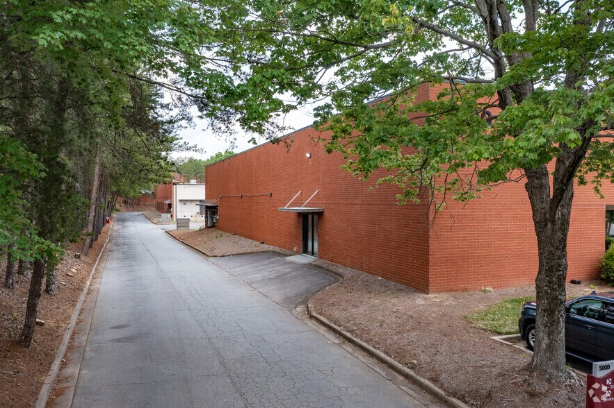 More Photos Of 5000 Highlands Pky SE, Smyrna Warehouse For Lease