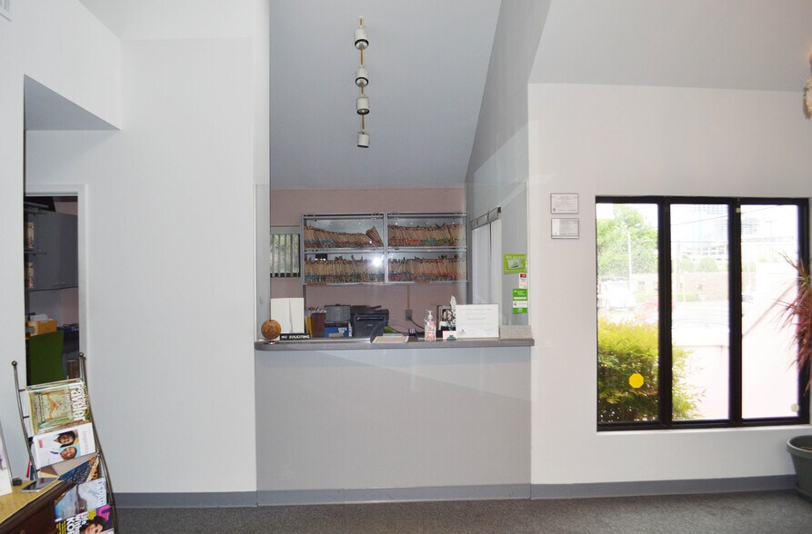 More Photos Of 2106 Charlotte Ave, Nashville Medical For Sale