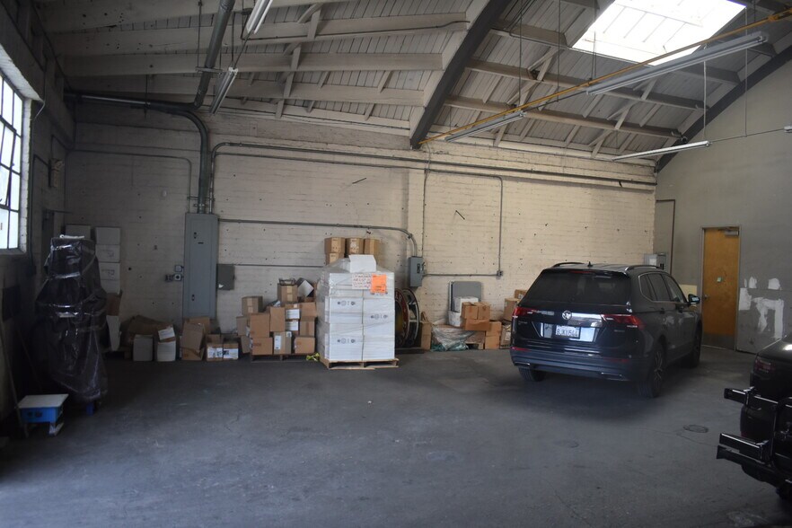 More Photos Of 5508 Santa Fe Ave, Los Angeles Light Manufacturing For Sale