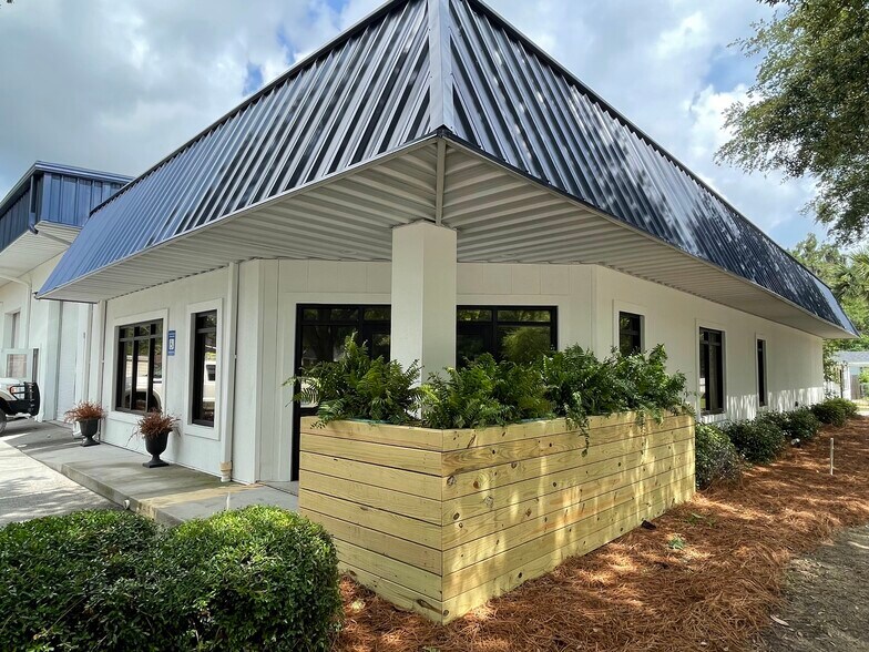 More Photos Of 8115 Waters Ave, Savannah Showroom For Sale