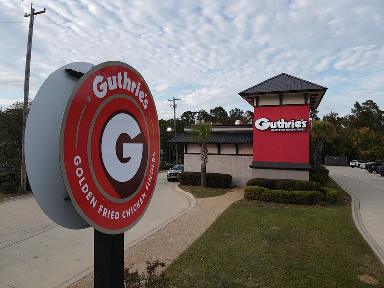 Primary Photo Of 2870 Apalachee Pky, Tallahassee Fast Food For Sale