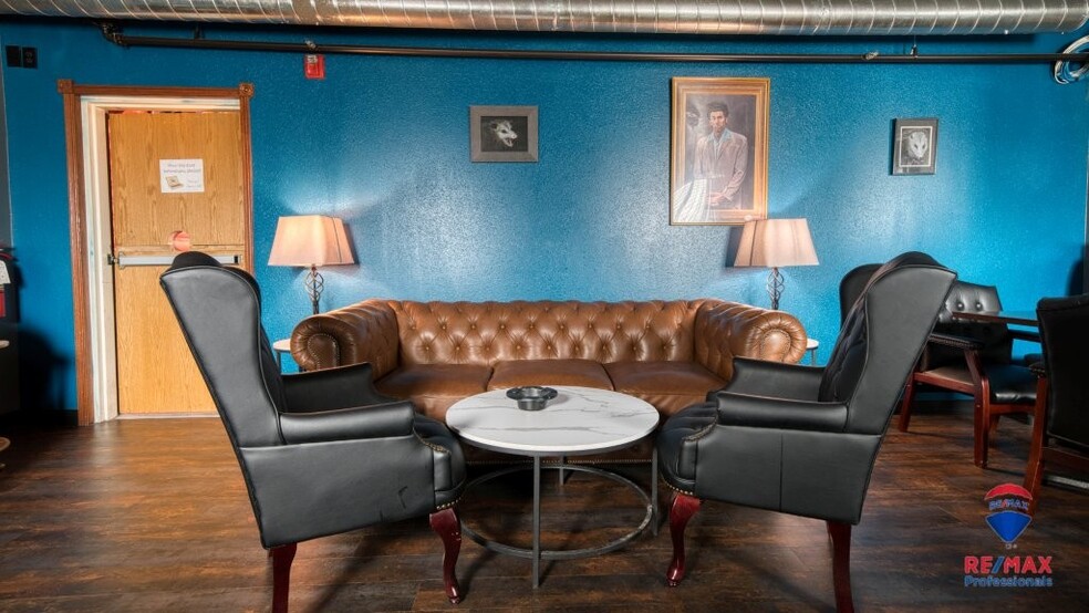 More Photos Of 5201 S Douglas Hwy, Gillette Bar For Sale
