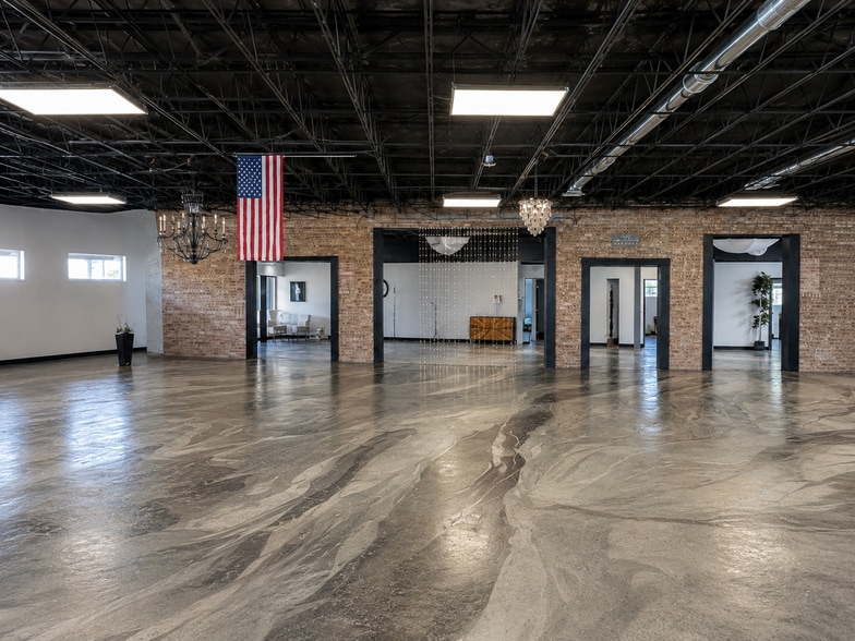 More Photos Of 44 W Lincoln Hwy, Chicago Heights Office For Lease
