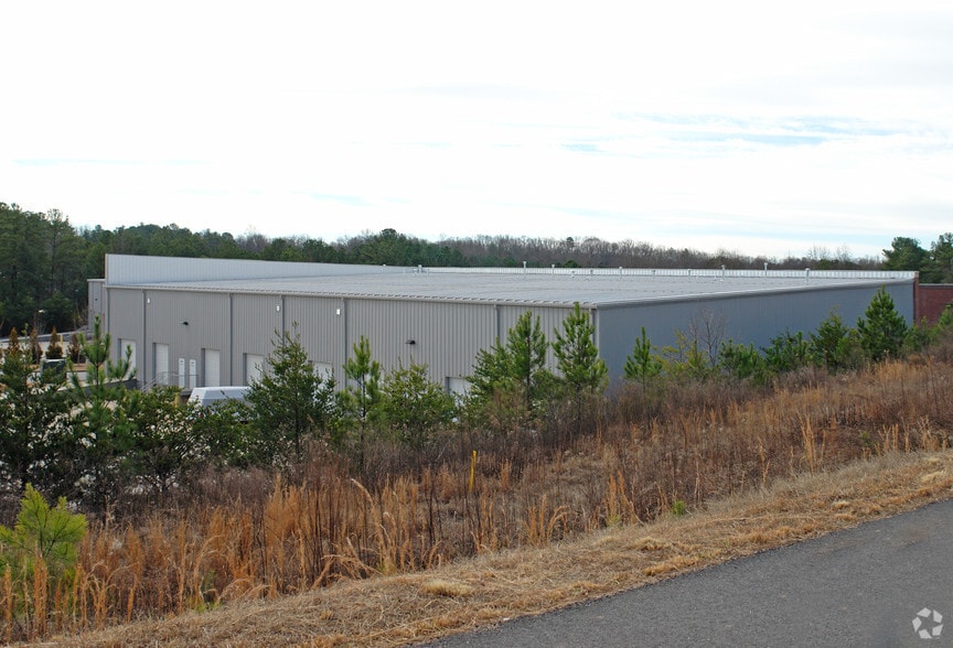 More Photos Of 3766 Peachtree Crest Dr, Duluth Warehouse For Lease