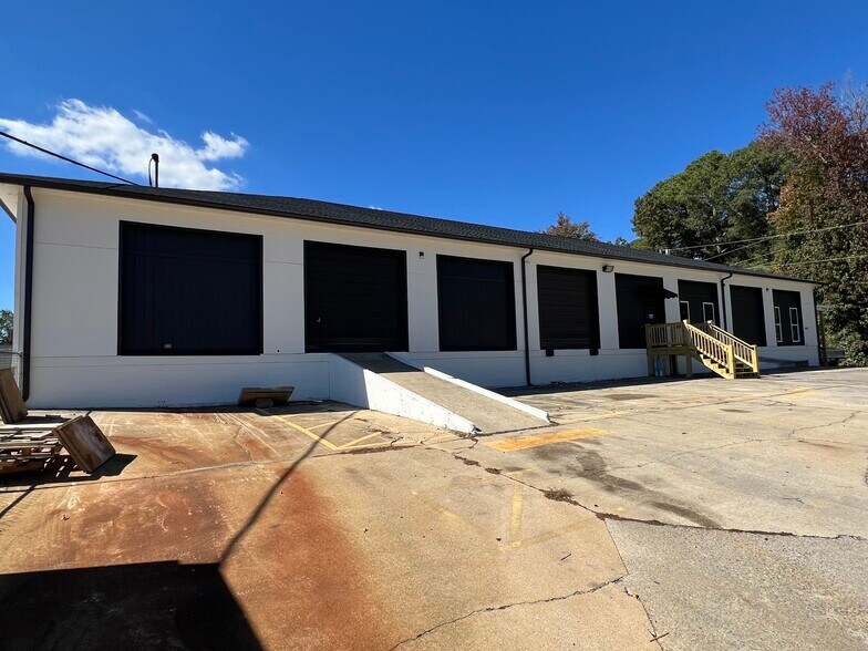 More Photos Of 2010 Old Montgomery Hwy, Birmingham Flex For Lease