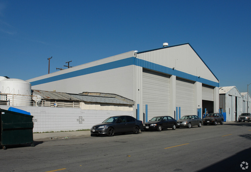 Primary Photo Of 2135 W 15th St, Long Beach Warehouse For Lease