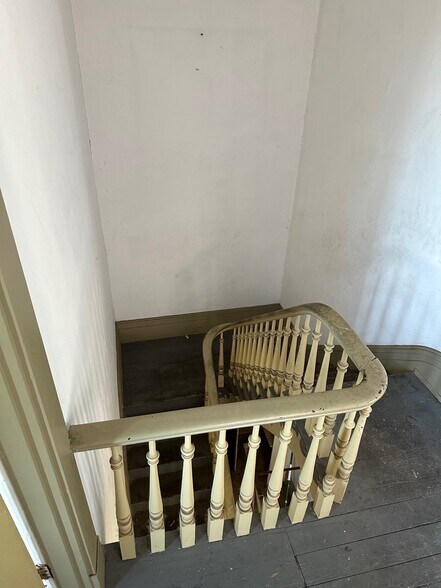 More Photos Of 2141 Central Ave, Cincinnati Storefront Retail Residential For Sale