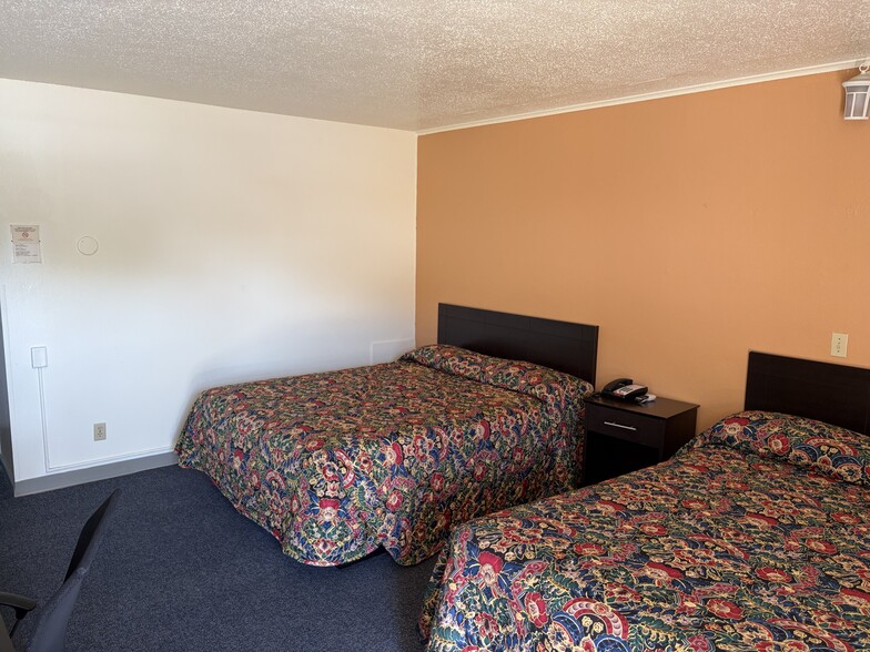 More Photos Of 100 5th St, Adair Hotel For Sale