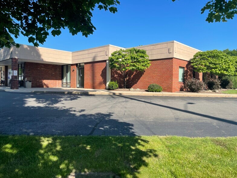 More Photos Of 62 E Shenango St, Sharpsville Storefront For Lease