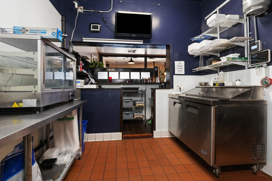 More Photos Of 8501 El Camino Real, Atascadero Restaurant For Sale