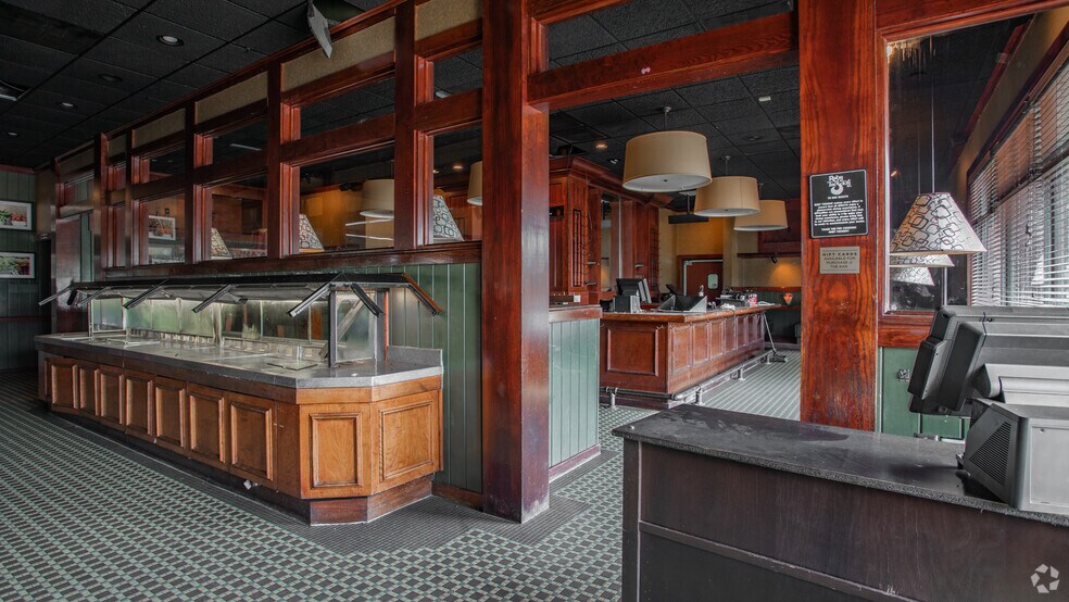 More Photos Of 4066 Victory Blvd, Portsmouth Restaurant For Lease