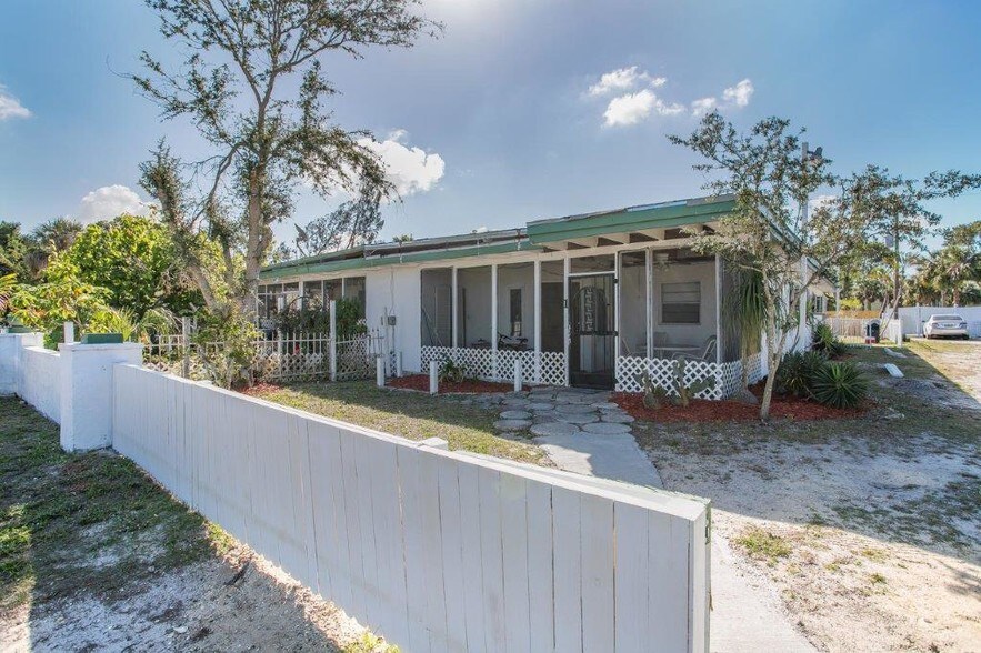 More Photos Of 3100 Areca Ave, Naples Apartments For Sale