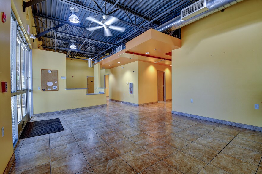 More Photos Of 15288 W Brookside Ln, Surprise Office For Lease