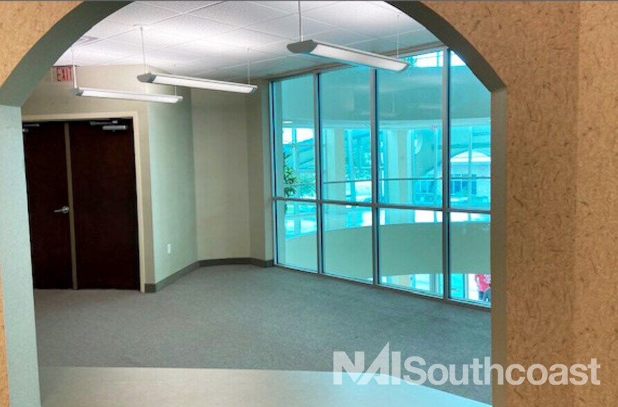 More Photos Of 1050 SE Monterey Rd, Stuart Medical For Lease