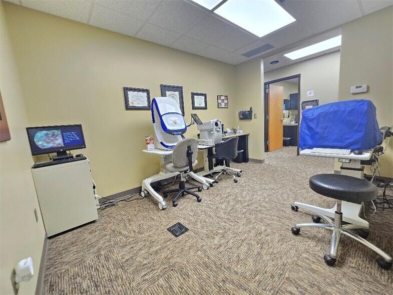 More Photos Of 705 Baptiste Dr, Paola Medical For Sale