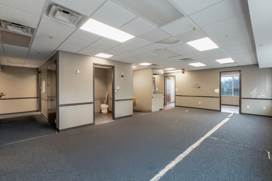 More Photos Of 245 Village Center Pky, Stockbridge Medical For Lease