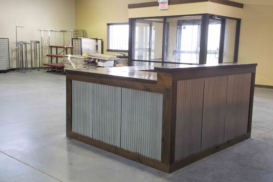 More Photos Of 1325 E Airport Rd, Grand Island Storefront Retail Office For Sale