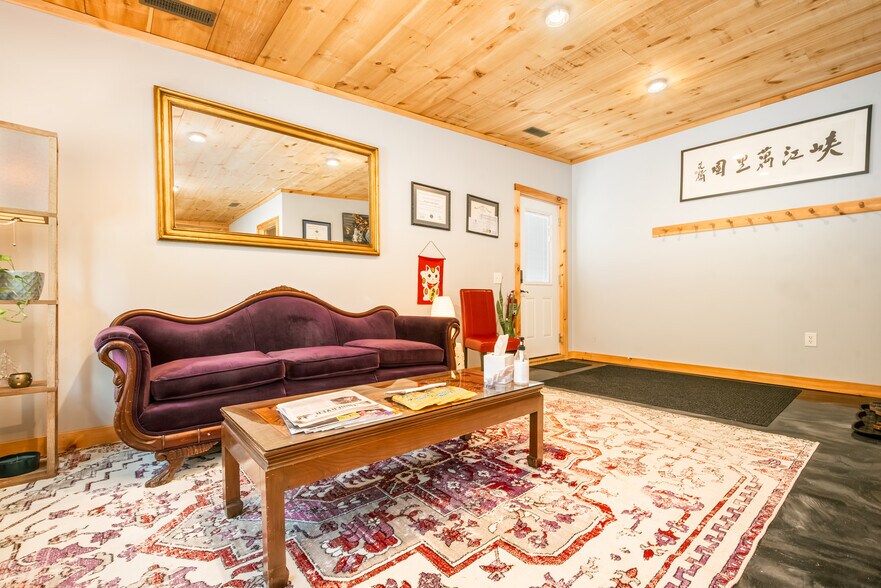 More Photos Of 541 Spruce St, Thomas Flex For Sale