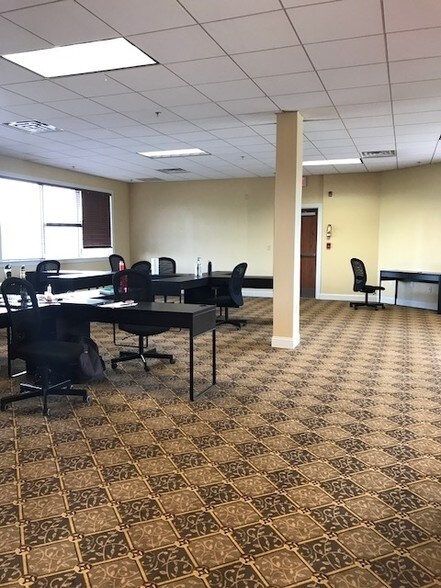 More Photos Of 300 Penhorn Ave, Secaucus Office For Lease