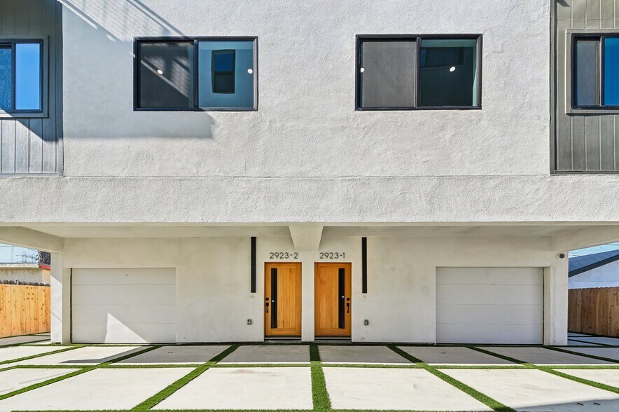 More Photos Of 2923 S Burnside Ave, Los Angeles Apartments For Sale