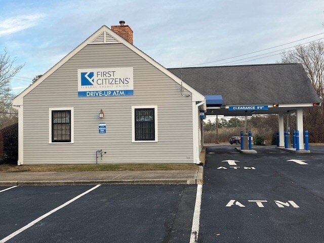 More Photos Of 396 Onset Ave, East Wareham Bank For Lease