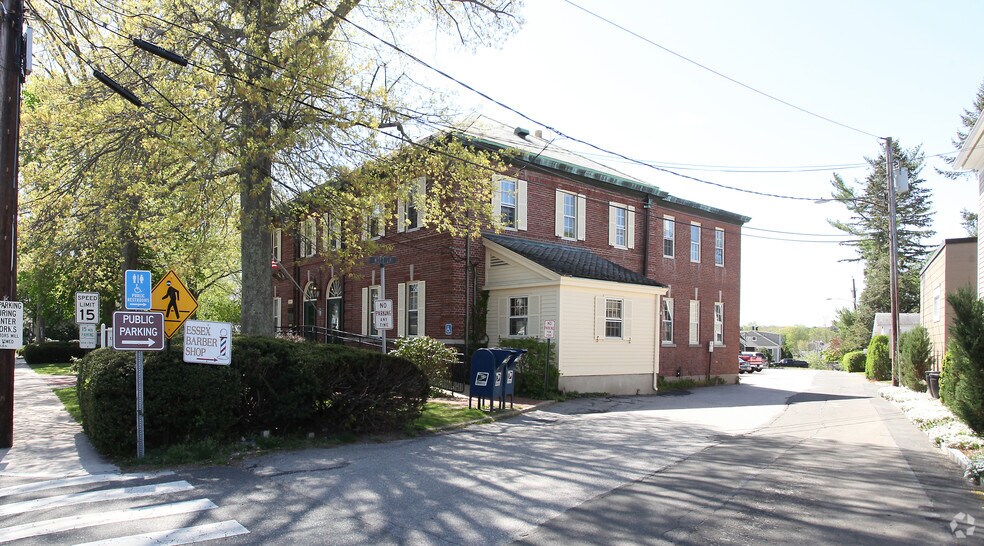More Photos Of 12 Main St, Essex Office For Lease