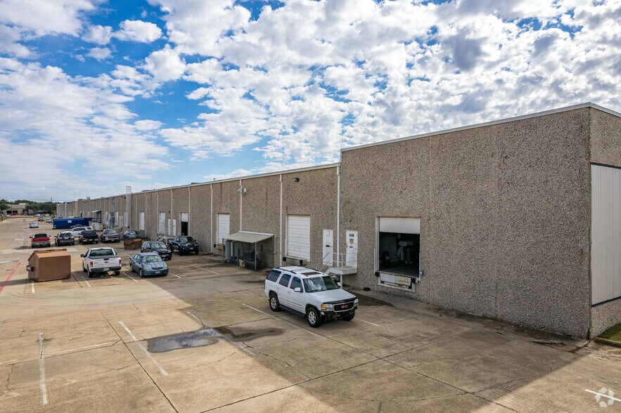 More Photos Of 1201-1299 Commerce Dr, Richardson Distribution For Lease