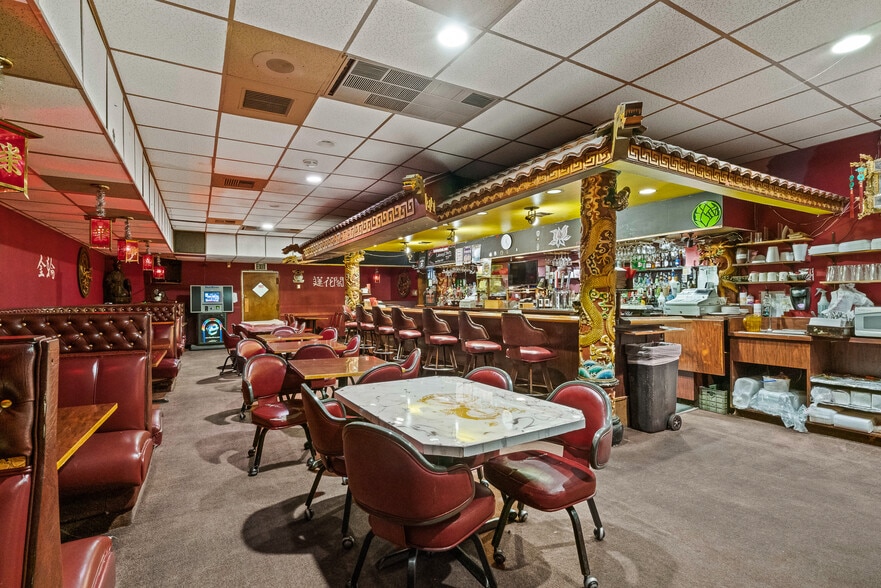 More Photos Of 9 S 1st St, Yakima Restaurant For Sale