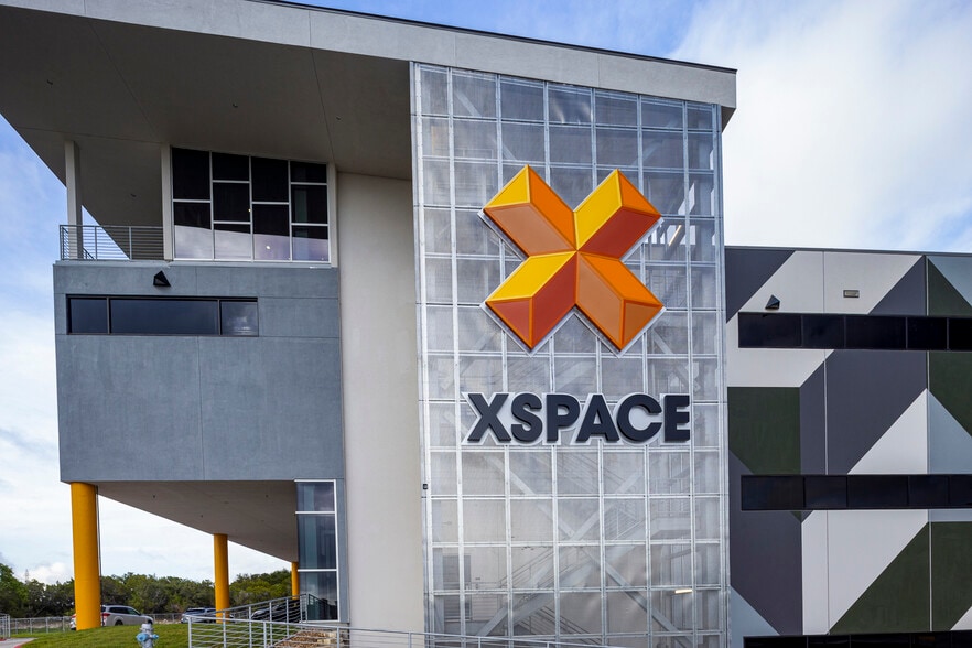 More Photos Of 4229 N FM 620 Hwy, Austin Showroom For Sale