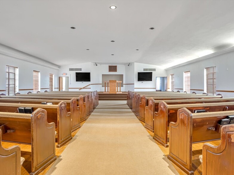 More Photos Of 2901 W Main St, Belleville Religious Facility For Sale