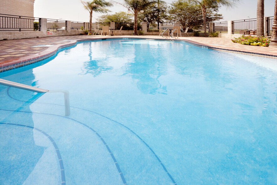 More Photos Of 2965 E Main St, Alice Hotel For Sale