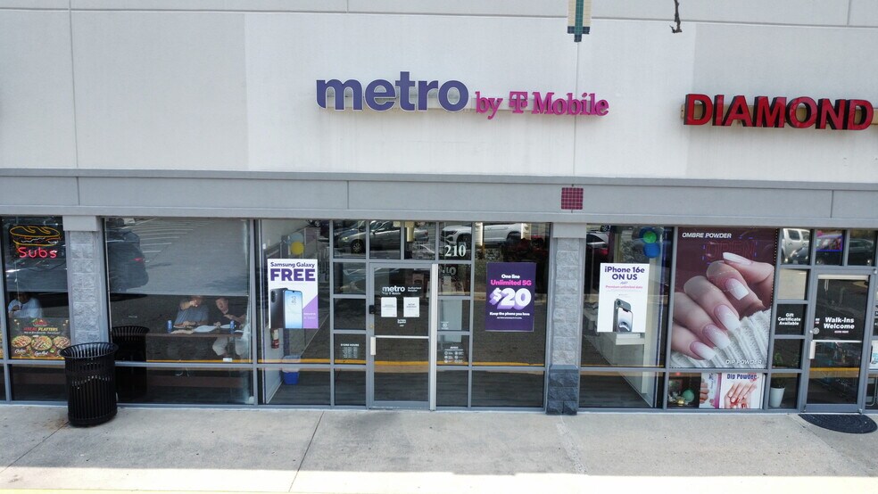 More Photos Of 206-300 N Frederick Ave, Gaithersburg Unknown For Lease