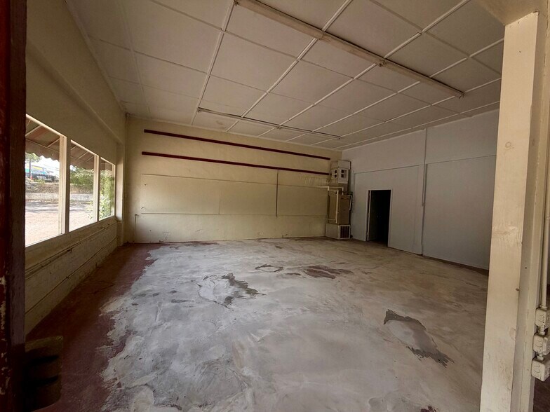 More Photos Of 137 W Main St, Manchester Office For Sale