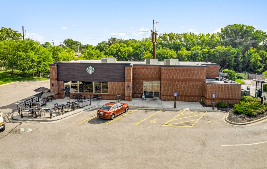 More Photos Of 2700 39th Ave NE, Saint Anthony Unknown For Sale