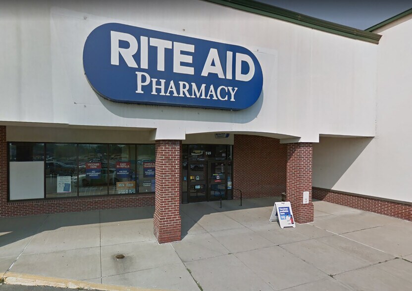 More Photos Of 136-328 Ennis Ln, Towanda Freestanding For Lease