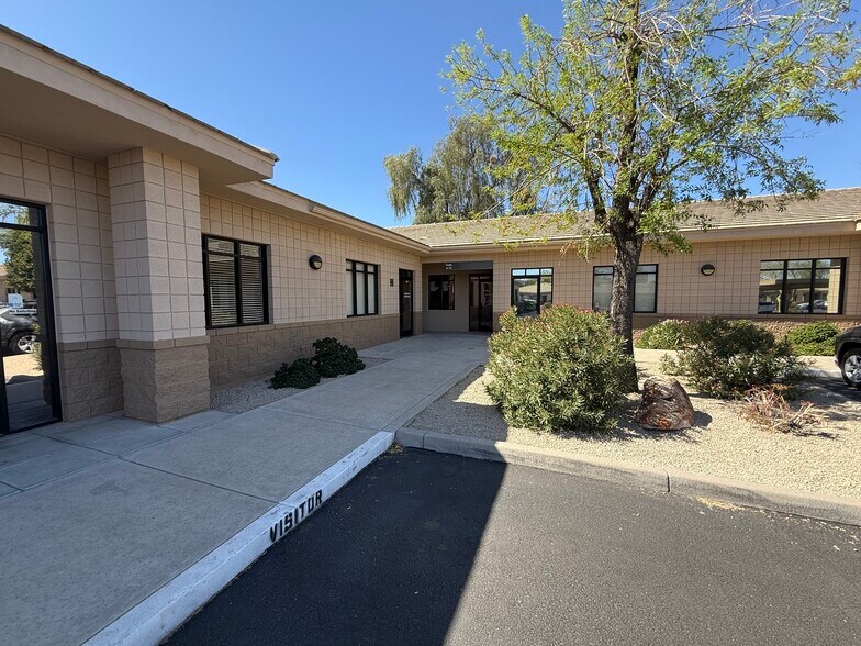 More Photos Of 18001 N 79th Ave, Glendale Unknown For Lease