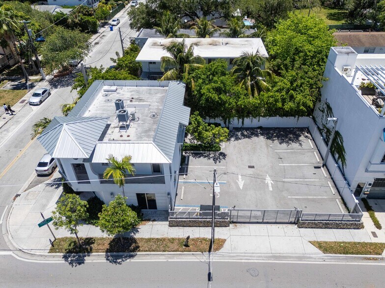 More Photos Of 3305 SW 37th Ave, Miami Office For Sale