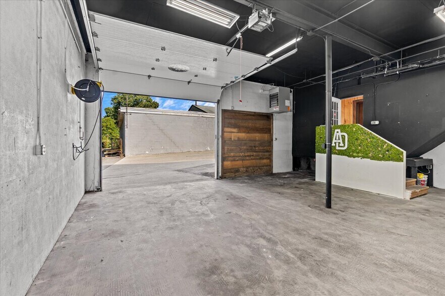 More Photos Of 171-173 Shaker Rd, East Longmeadow General Retail For Sale