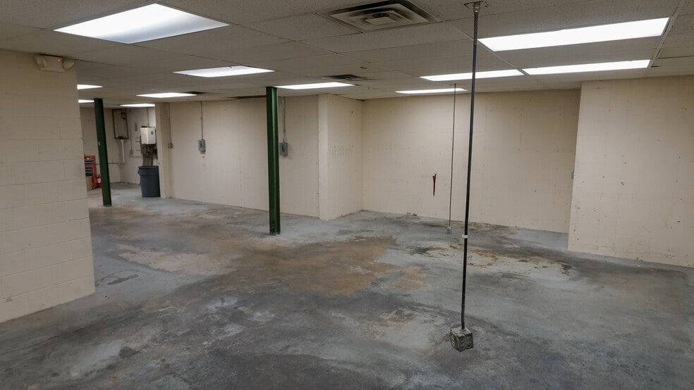 More Photos Of 8045 Colerain Ave, Cincinnati Office For Lease