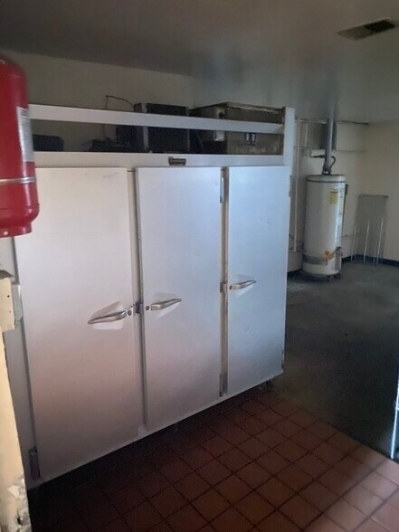 More Photos Of 2821 E White Star Ave, Anaheim Warehouse For Lease