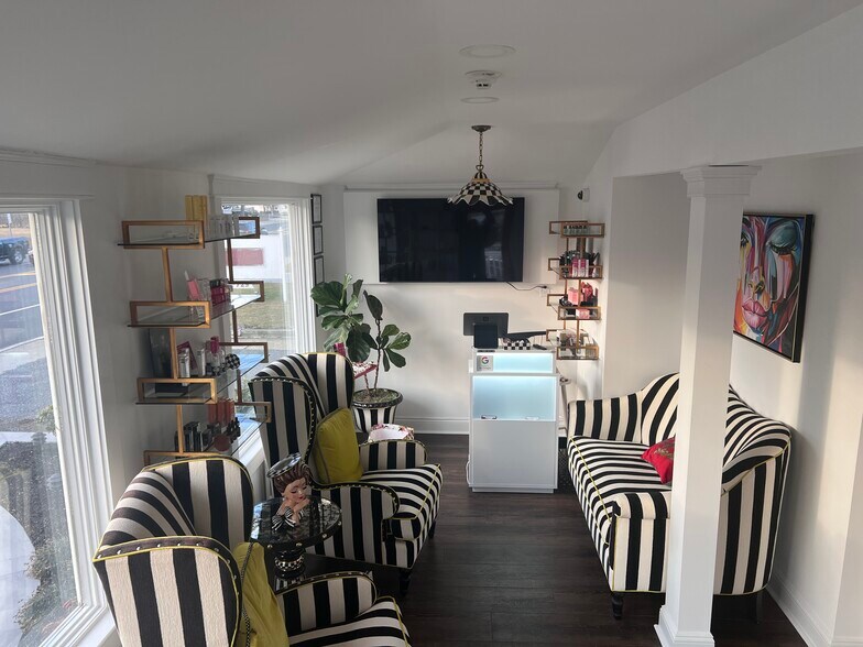 More Photos Of 735 Broad St, Shrewsbury Office Residential For Sale