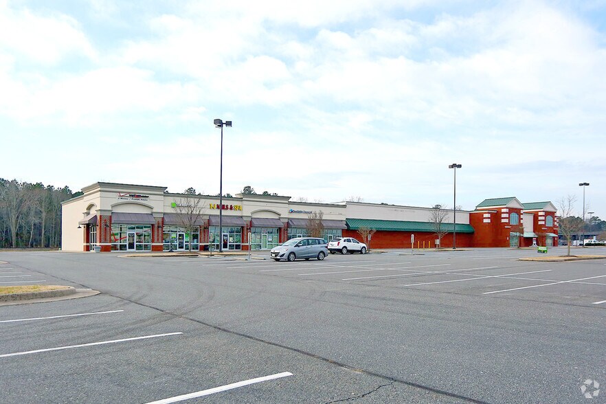 More Photos Of 1447-1459 Armory Dr, Franklin Freestanding For Lease