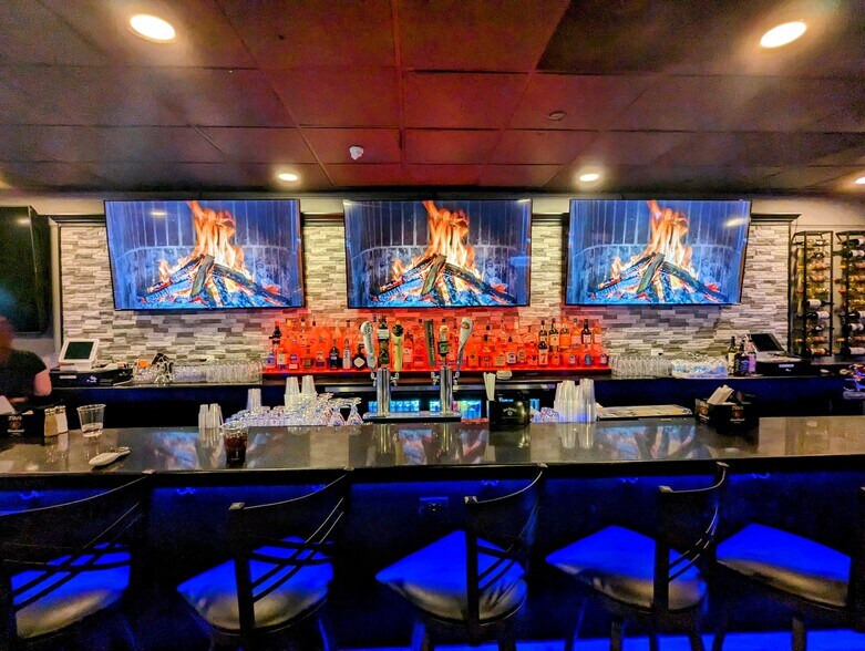 More Photos Of 406 Cherry Ave, Rochelle Sports And Entertainment For Sale