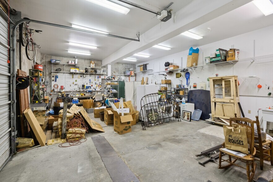 More Photos Of 920 - 926 Tchoupitoulas St, New Orleans Light Distribution For Sale