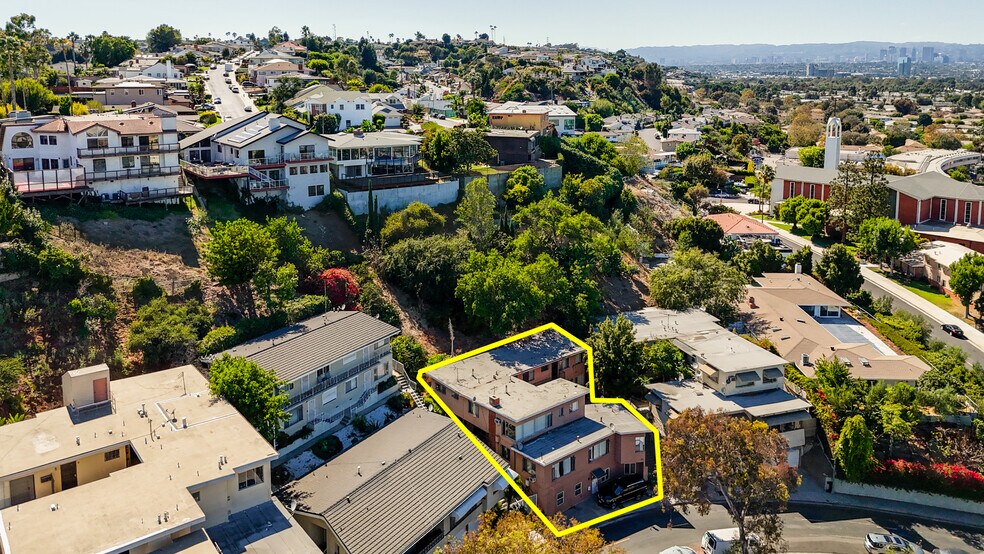 More Photos Of 3815 Don Tomaso Dr, Los Angeles Apartments For Sale