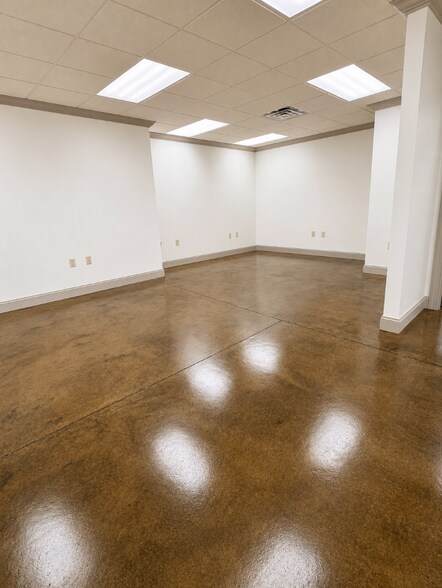 More Photos Of 1000 Southlake Park, Birmingham Office Residential For Sale