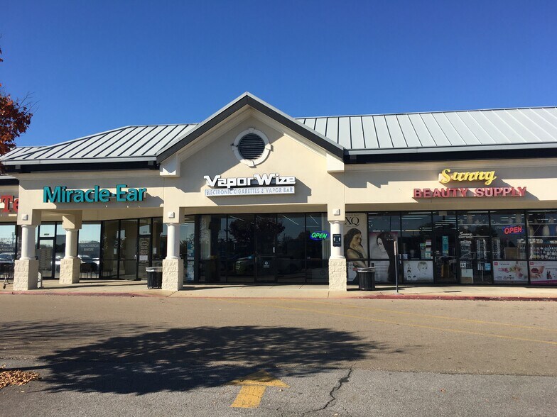 More Photos Of 3849-3905 N Gloster St, Tupelo Storefront For Lease