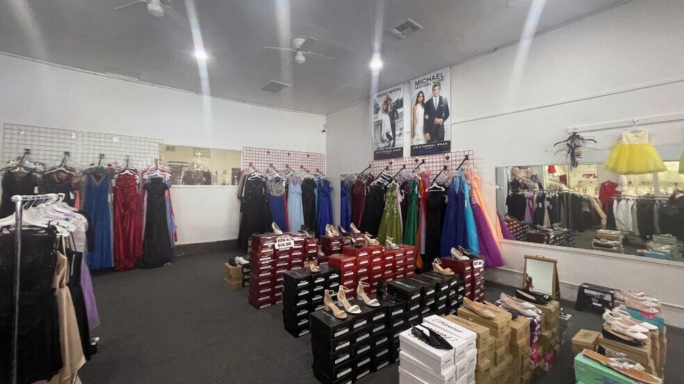 More Photos Of 254 N Broad St, Globe Storefront Retail Office For Sale