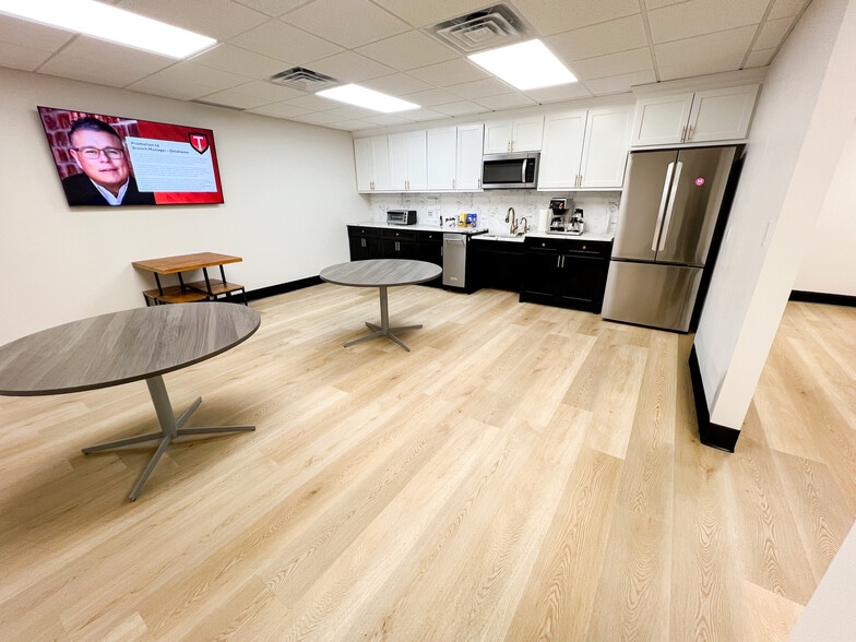 More Photos Of 808 W Indiana Ave, Midland Office For Sale