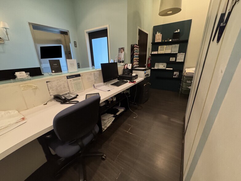 More Photos Of 2140 W Grande Blvd, Tyler Medical For Lease